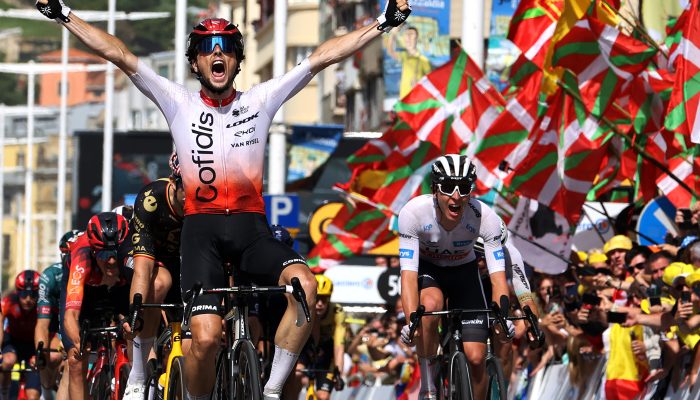 Community _ Vélo : Dans les coulisses d'une équipe World Tour avec Cedric Vasseur