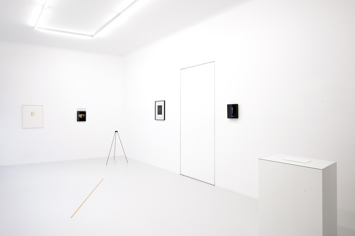 Community art et photo : Emmanuelle de l'Ecotais vous embarque pour une performance unique de l'artiste Raphël Dallaporta à la galerie Jean Kenta Gauthier !