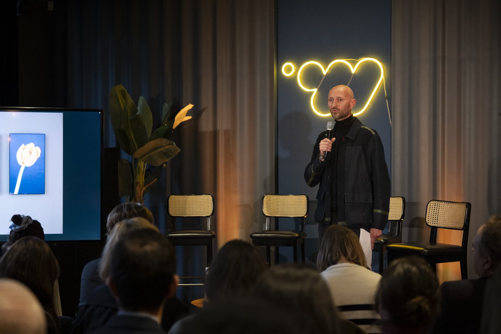 AI: Beyond Digital Media, the Arts