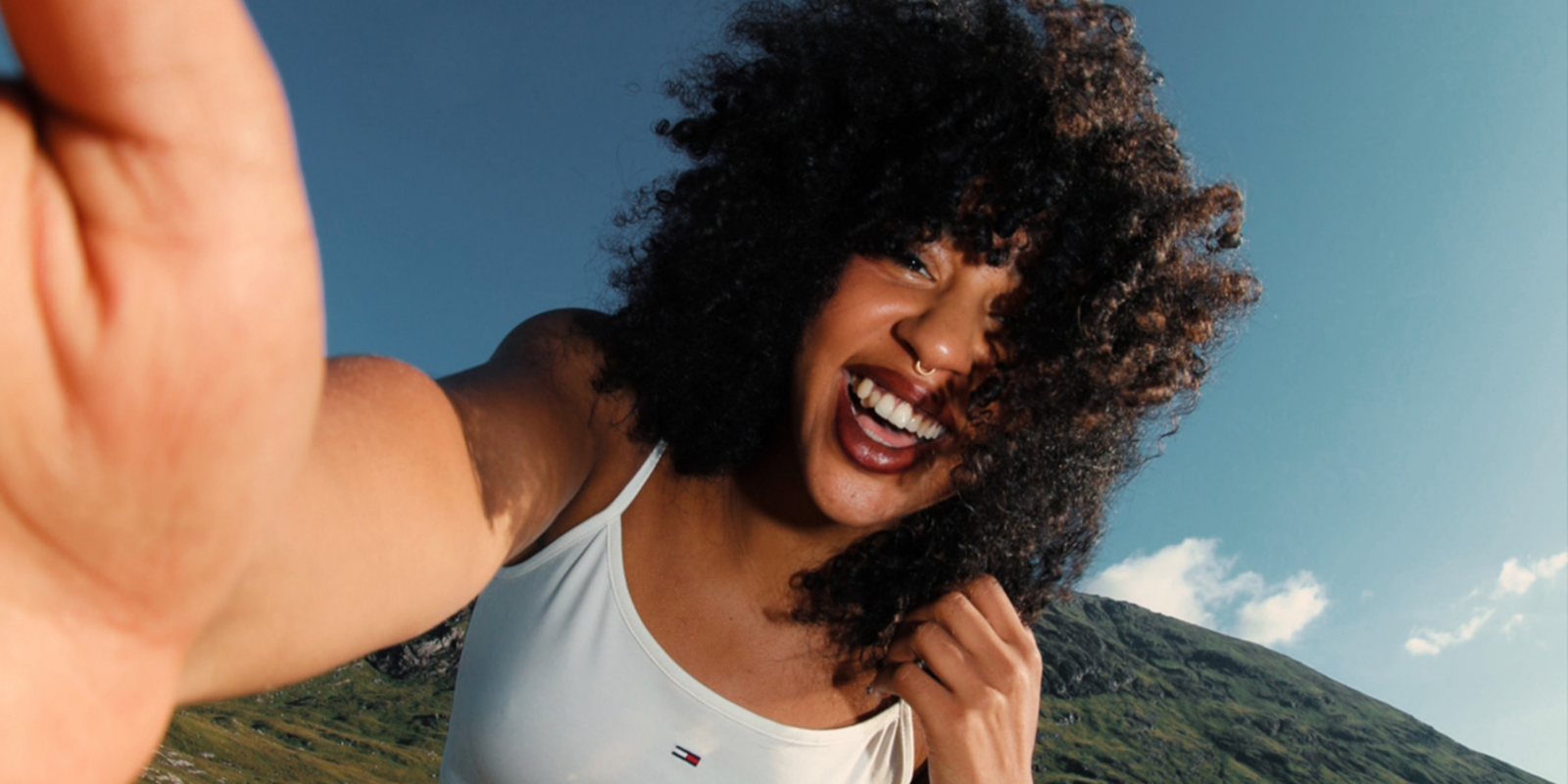 Dinaa, voix montante de la scène française