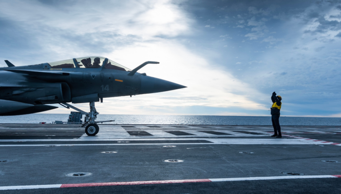 Ewan Lebourdais, Peintre officiel de la Marine : dans les coulisses du porte-avions Charles-de-Gaulle